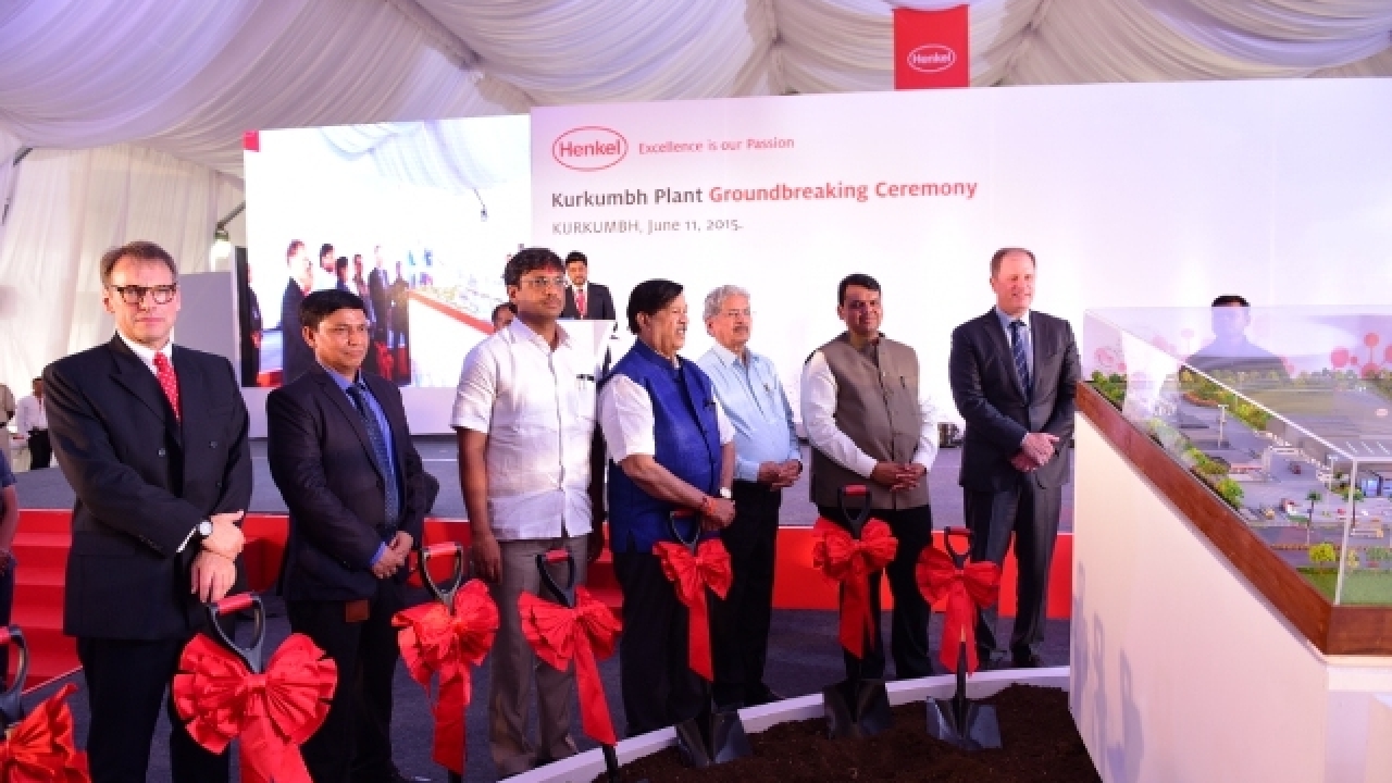 Paul Kirsch (right), Jeremy Hunter (left), and Surendra Mehra (second from left), project head Kukumbh plant, symbolically laid the foundation with dignitaries from the Maharashtra government. Paul Kirsch (right), Jeremy Hunter (left), and Surendra Mehra (second from left), project head Kukumbh plant, symbolically laid the foundation with dignitaries from the Maharashtra government.