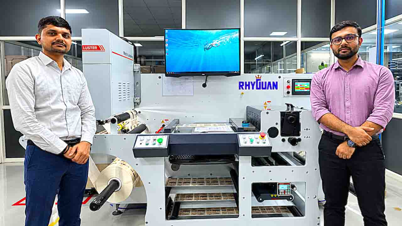 (L-R) Ajay Patel and Nirmal Patel of Axigo Multiprint with their Rhyguan Smart-450 