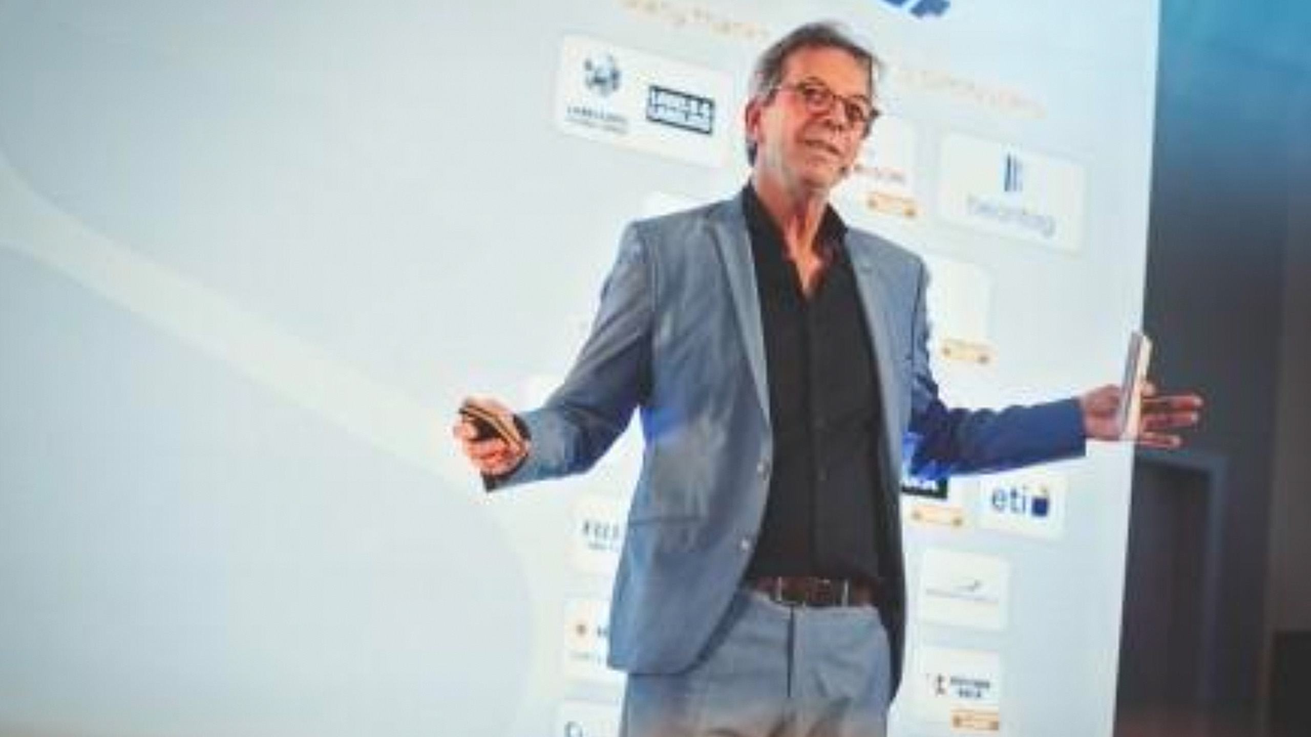 European label industry recovering