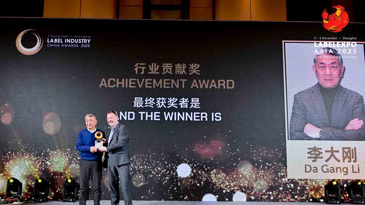Li Dagang wins China Label Industry Achievement award