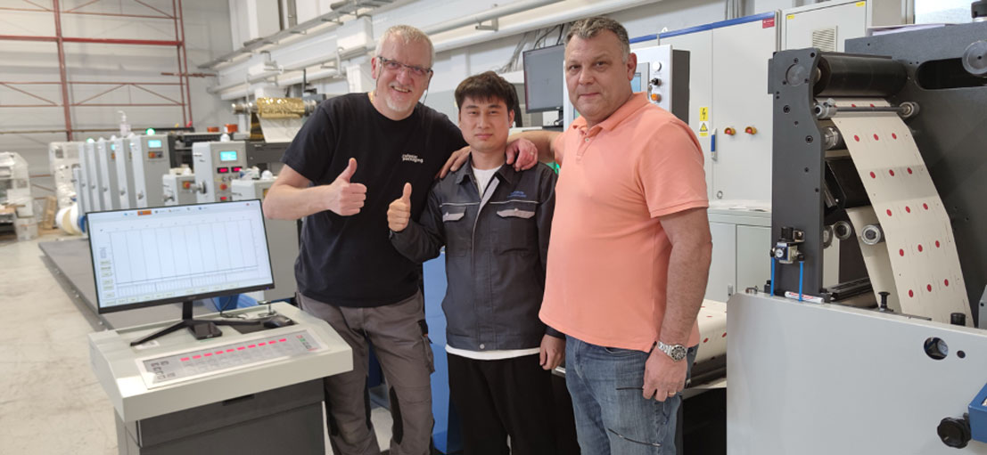 Croatian converter installs Weigang ZX-320G | Labels & Labeling