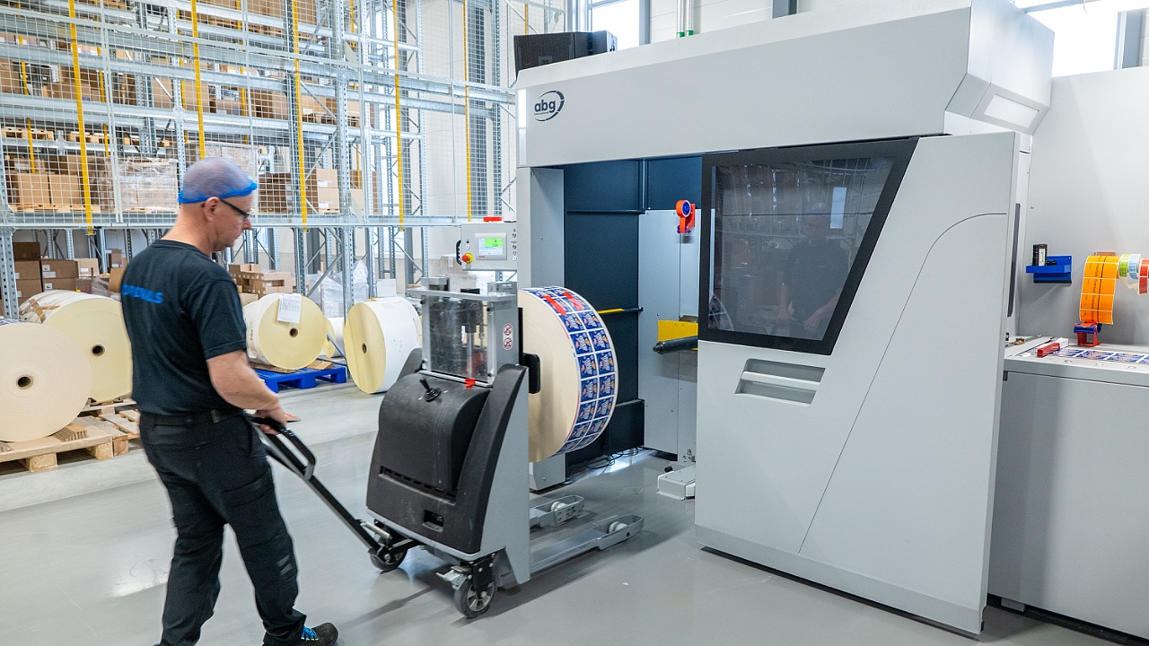 Nordvalls’ investment in a second HP Indigo V12 led to the purchase of another non-stop unwinder and rewinder from ABG