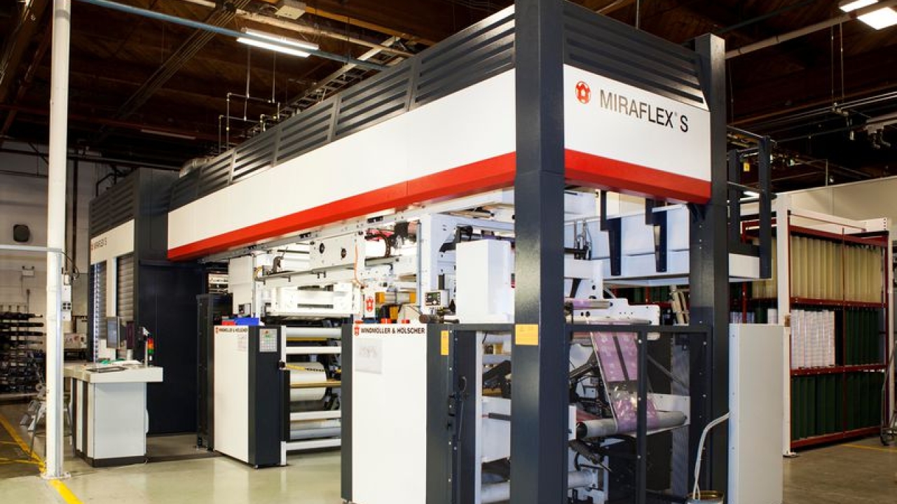 Miraflex S has been developed by Windmöller & Hölscher to allow fast job changes for narrow to mid web widths Miraflex S has been developed by Windmöller & Hölscher to allow fast job changes for narrow to mid web widths