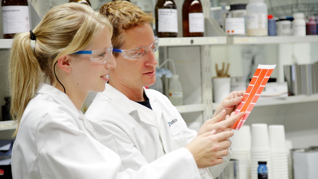 The bio-based resin contained in UniXYL inks is obtained from lignocellulosic biomass The bio-based resin contained in UniXYL inks is obtained from lignocellulosic biomass