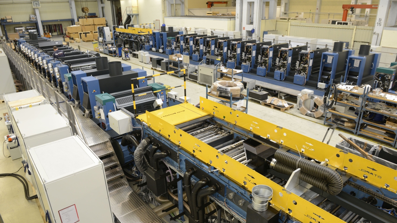 The two long Rapida 106 presses for Amcor Tobacco Packaging during final assembly at KBA-Sheetfed in Radebeul