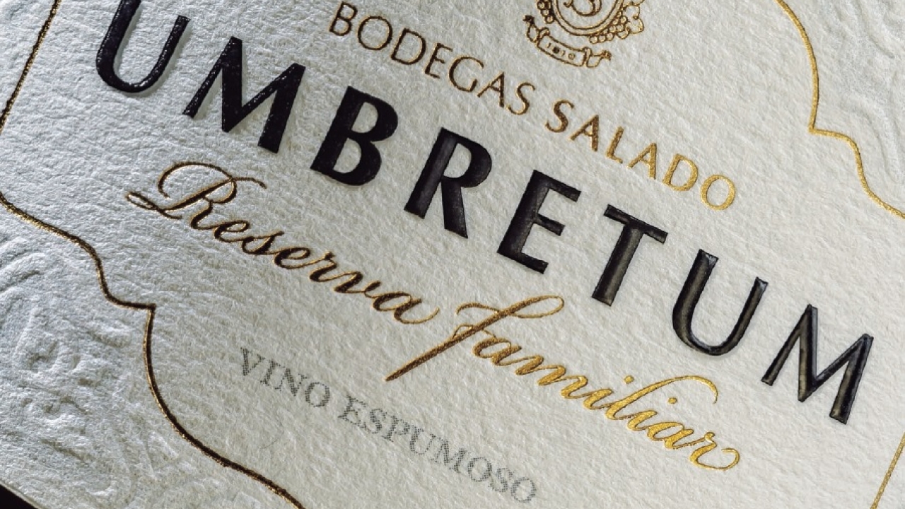 Aimed at wine makers, bottlers and converters, the handbook specifically addresses the application of self-adhesive labelstock