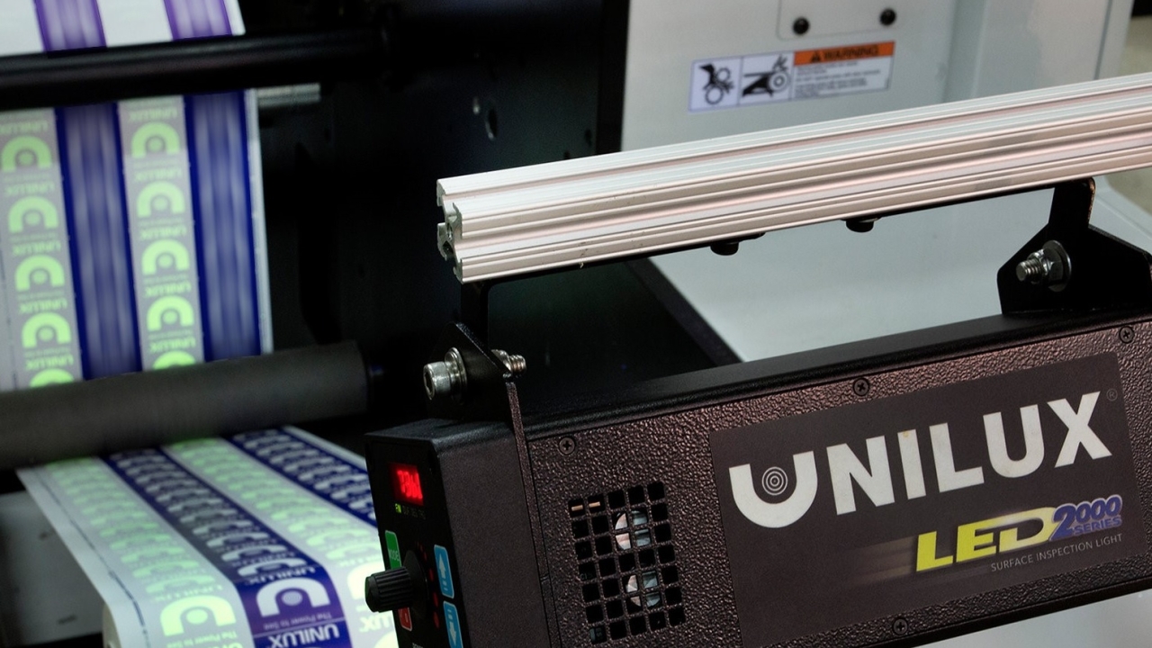UV LED strobes are used to inspect optical brighteners in the printing of banknotes and secure documents, as well as coating and cold seal applications in flexible packaging