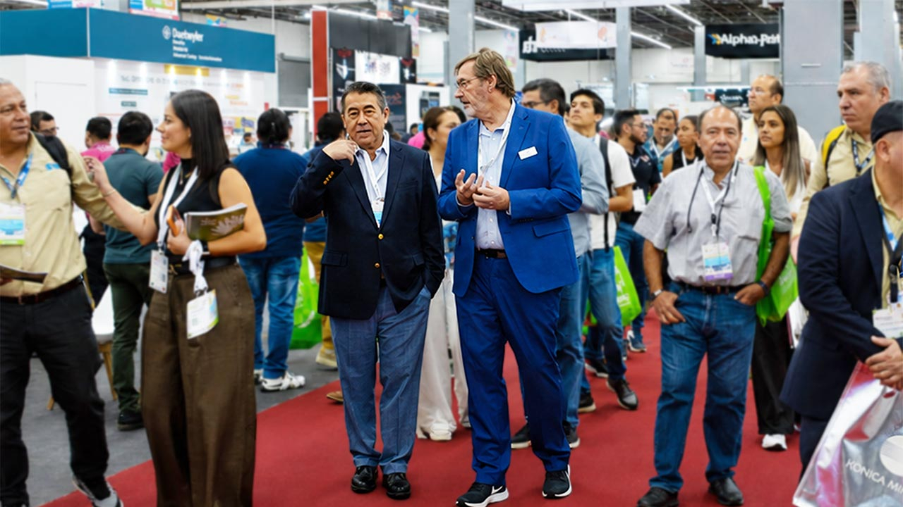 Jos Kabouw in conversation with Rubén Masayi González Uyeda, a well-known Mexican entrepreneur and business leader, owner of Uyeda Industrial de México S.A. de C.V., and President of the Jalisco Food Industry Chamber.