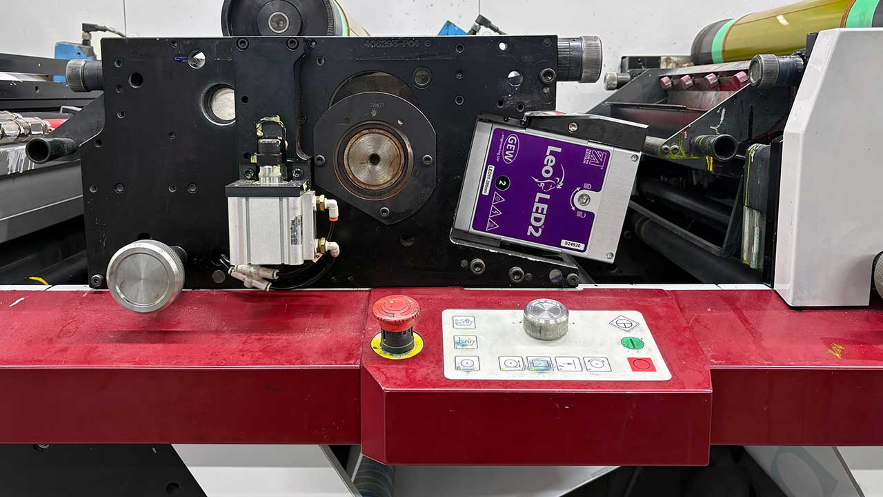 Tungate's Mark Andy P5 machine was upgraded with a GEW LeoLED2 and E4C ArcLED UV system.  