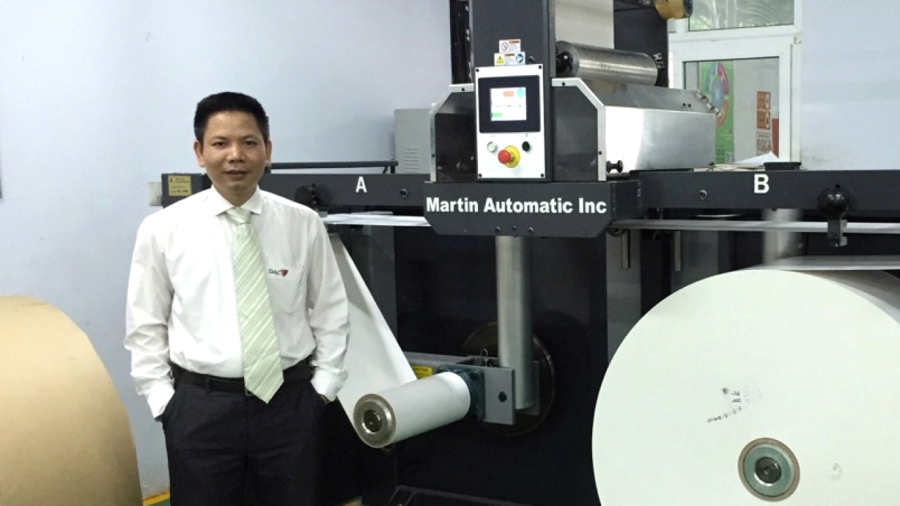 Le Duy Toan (pictured) said the Martin Automatic MBS splicer has increased productivity by 10 percent on the original Gallus EM 410 Le Duy Toan (pictured) said the Martin Automatic MBS splicer has increased productivity by 10 percent on the original Gallus EM 410