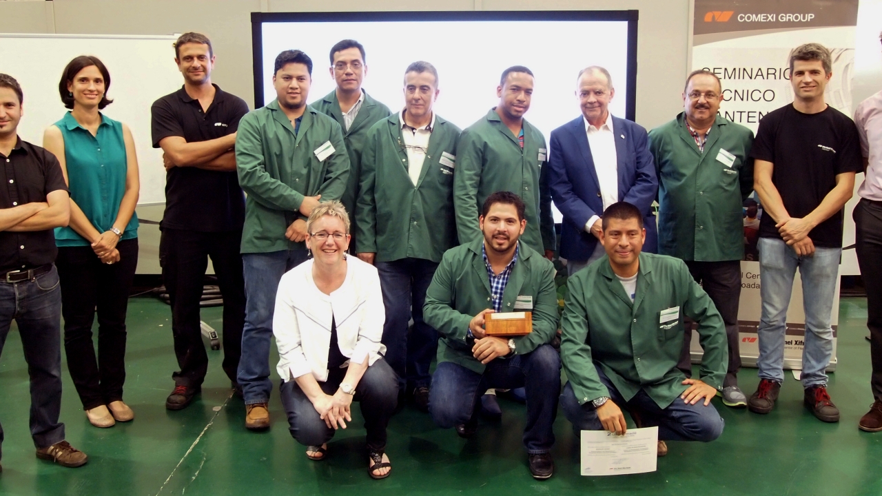 During the sixth edition of the practical maintenance course, eight professionals from Spain, Mexico, Peru and the Dominican Republic were trained over four days