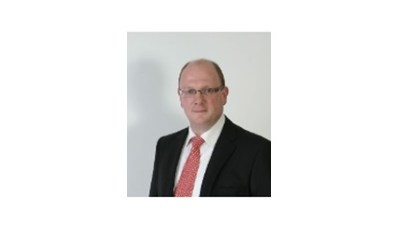 Serge Vincart has more than 25 years of expertise in digital printing and graphic arts Serge Vincart has more than 25 years of expertise in digital printing and graphic arts