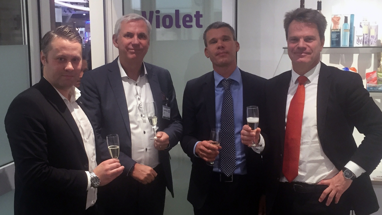 Kartongbolaget confirmed the purchase of its HP Indigo 30000 digital press at Labelexpo Europe 2015 Kartongbolaget confirmed the purchase of its HP Indigo 30000 digital press at Labelexpo Europe 2015