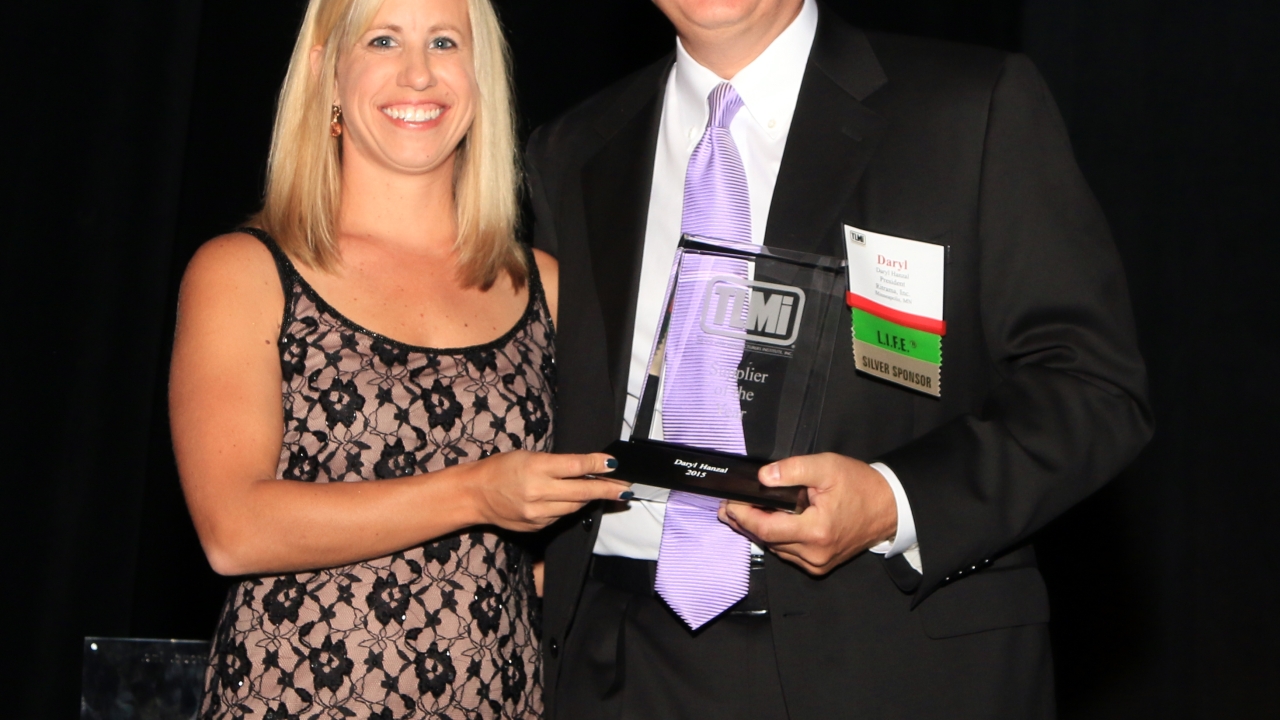 Darly Hanzal (right) with Tasha Ventimiglia, Labelexpo America event director Darly Hanzal (right) with Tasha Ventimiglia, Labelexpo America event director