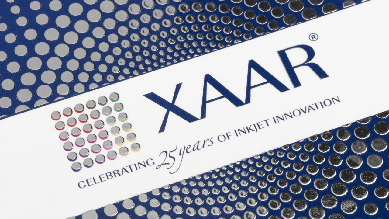 Cold foil effect achieved using the new Xaar 1002 GS40 printhead for UV applications Cold foil effect achieved using the new Xaar 1002 GS40 printhead for UV applications