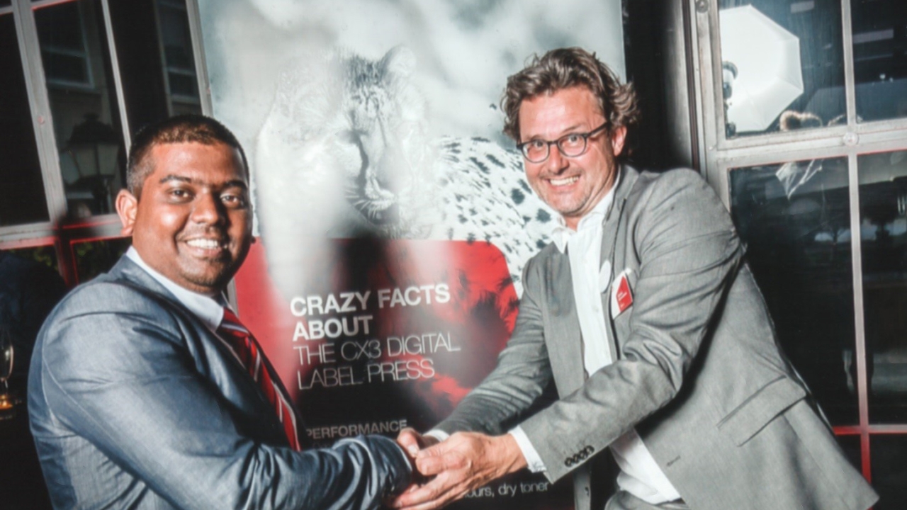 DecoFlex technical sales manager Sachin Sukhlal (left) and Xeikon's Vincent van Horenbeeck (right)