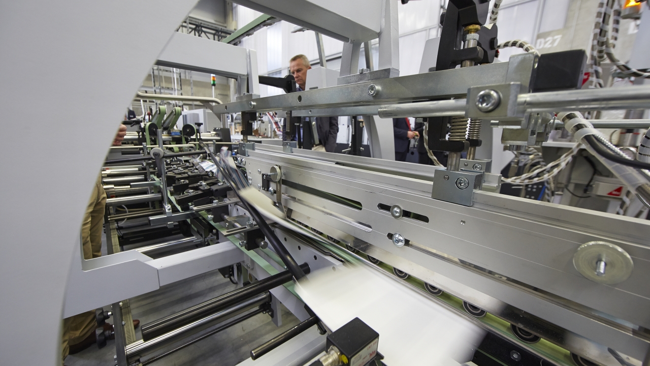 With the Diana Smart 55 and Diana Smart 80 folding carton gluing machines, Heidelberg has developed a new platform for medium volumes in the production of straightline and lockbottom cartons