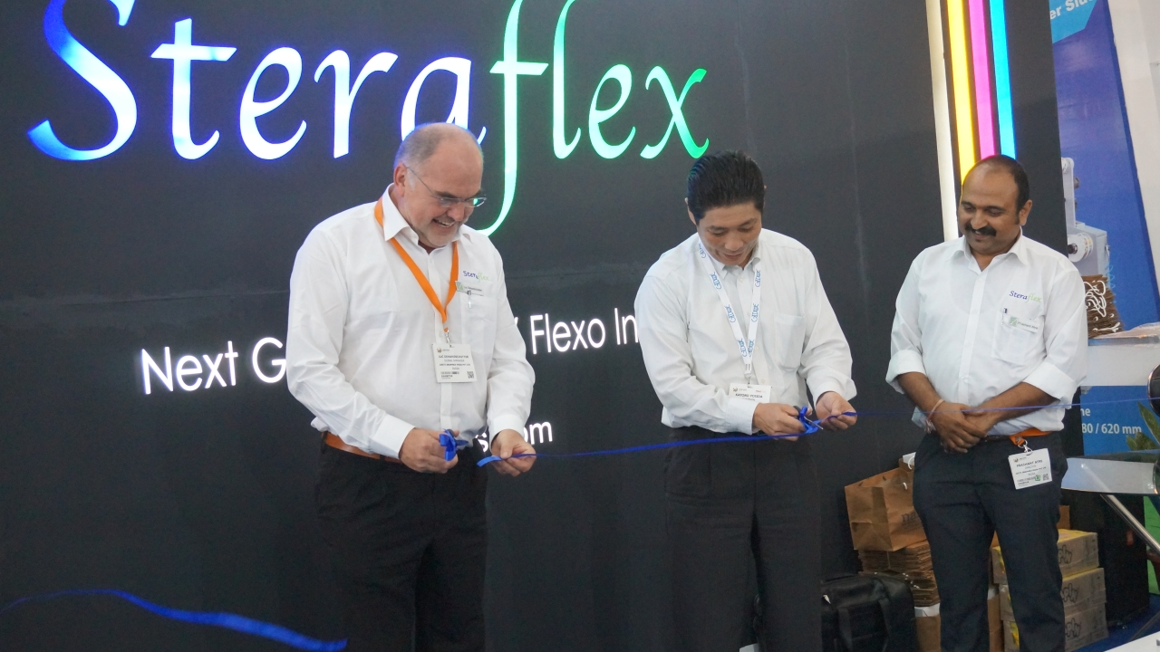 Kotaro Yoshida, the new chief executive officer of Toyo Ink and Toyo Ink India, and Luc Dehandshutter, global manager at Arets Graphics Belgium, together launched the new Steraflex series of UV flexo inks at Labelexpo India 2014