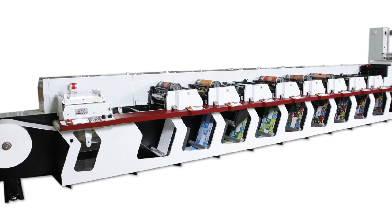 Pazazz is the first label company in the province of Quebec to install the 17ft-long, 10-color UV Mark Andy Performance Series P5 press Pazazz is the first label company in the province of Quebec to install the 17ft-long, 10-color UV Mark Andy Performance Series P5 press