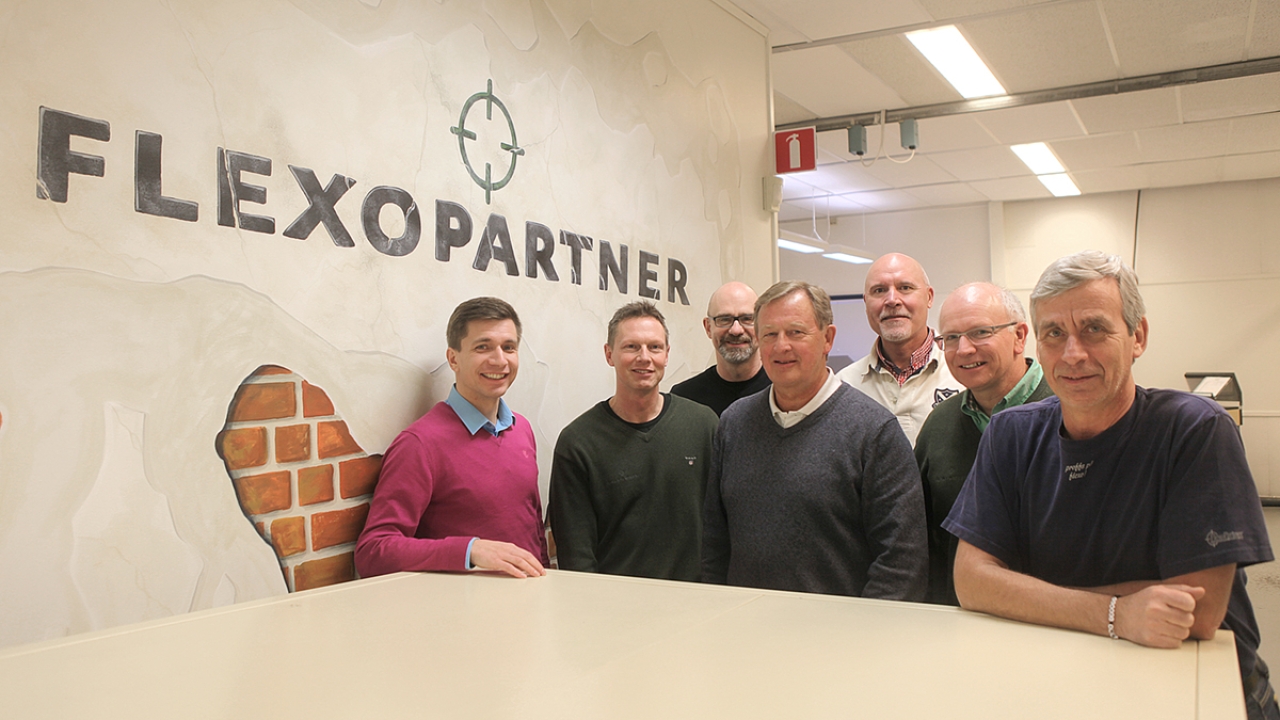 Pictured (from left): Kai Lankinen, Erik Rundqvist, Mats Johansson and Leif Backman of FlexoPartner, Mats Lind, and Tomas Eriksson and PerArne Haglund from FlexoPartner
