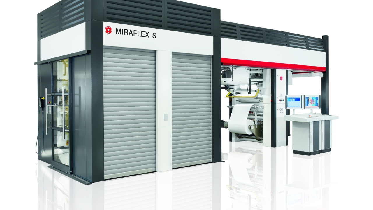 The Windmöller & Hölscher Miraflex S has expanded the product range further, as it is an 8-color press available in widths of 640-820mm