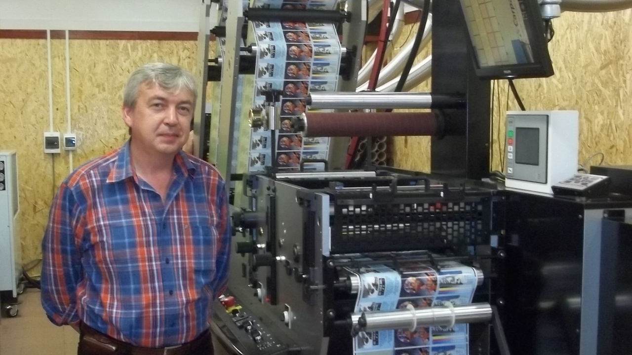 Romanian converter demos Edale press at open house