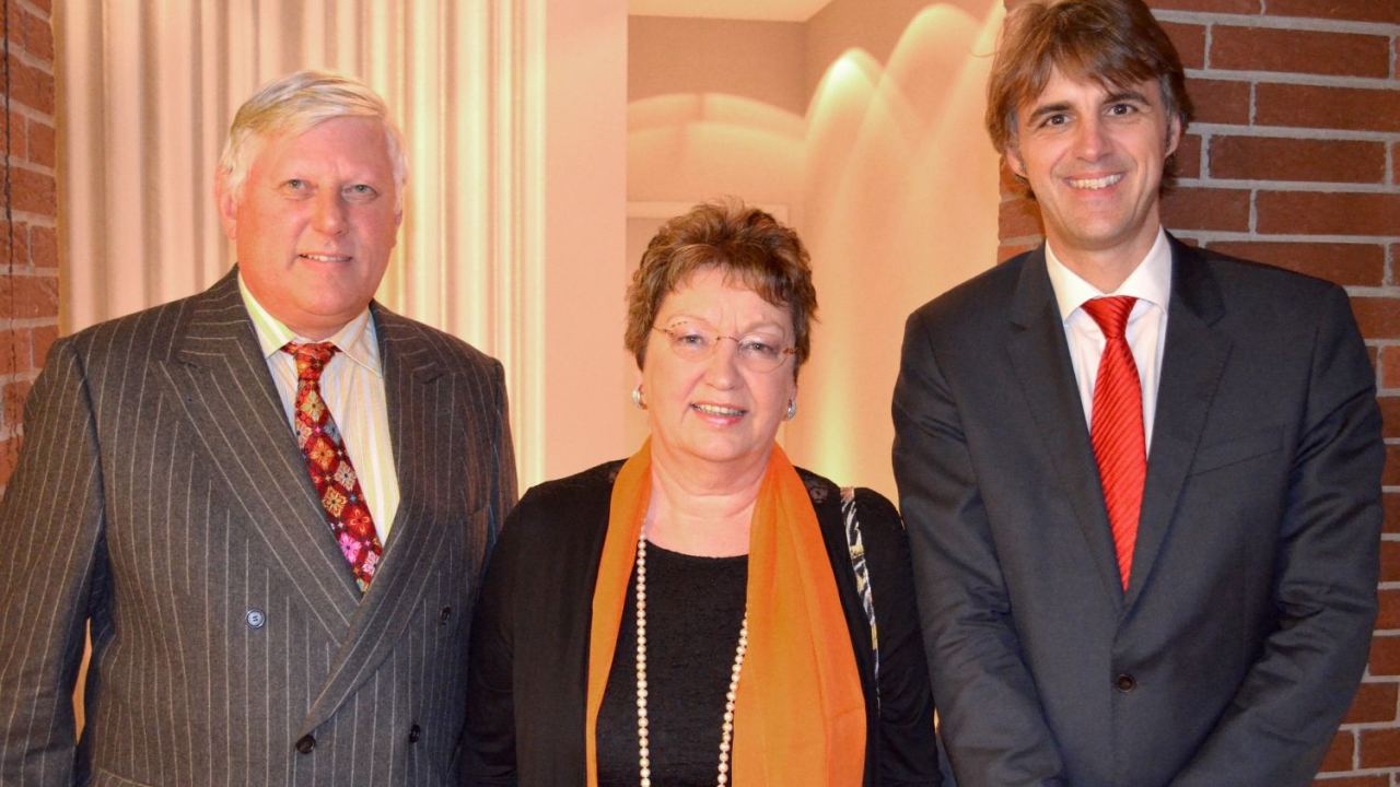 Sappi Europe has promoted Thomas Kratochwill to the position of sales and marketing director for speciality papers, where he has succeeded the retiring Rosemarie Asquino