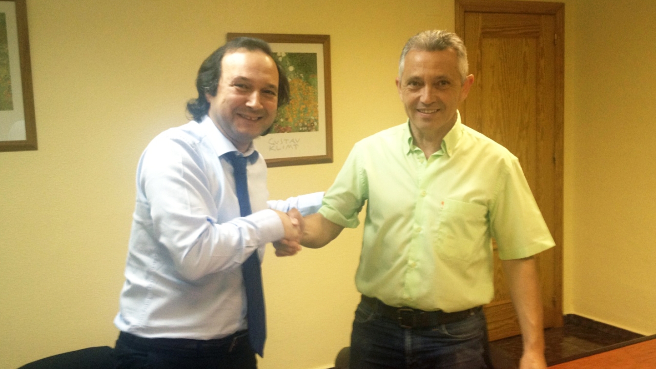 Sistrade director, Paulo Souto met Pedro Orcajada, general manager of Adhesivos Orcajada, to sign the deal Sistrade director, Paulo Souto met Pedro Orcajada, general manager of Adhesivos Orcajada, to sign the deal