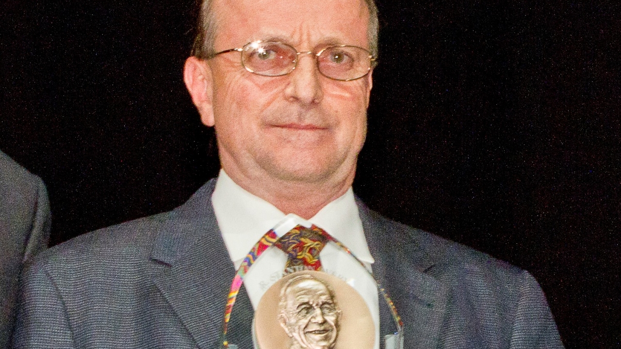 Steve Lee awarded TLMI honorary life membership Steve Lee awarded TLMI honorary life membership