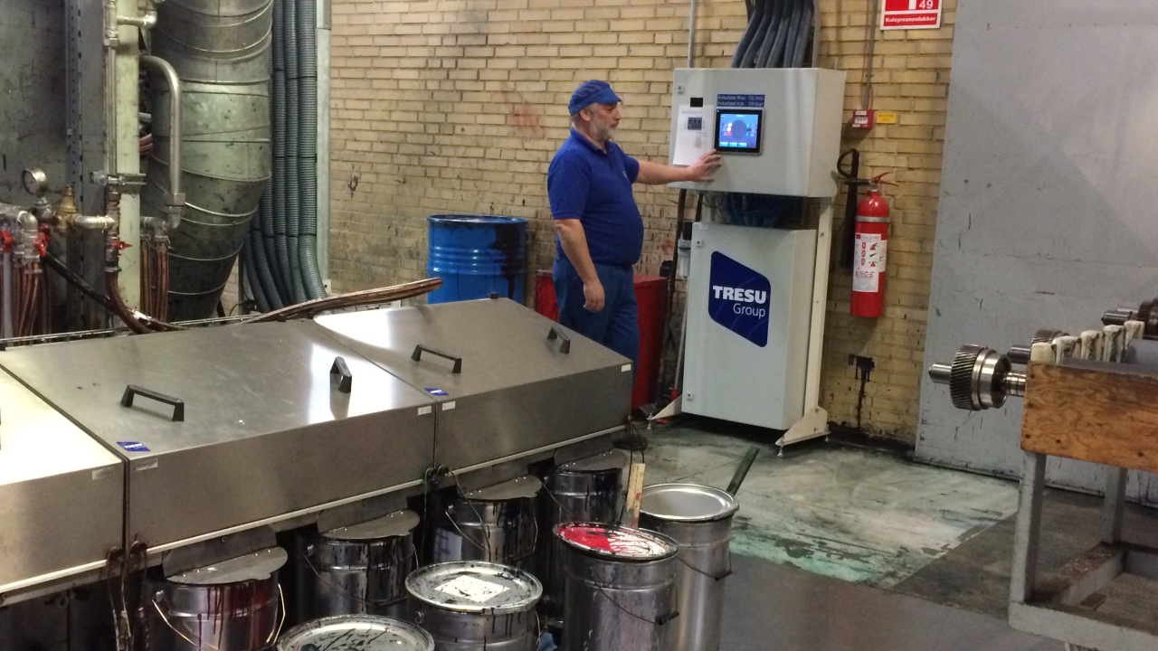 Trioplast carried out the refurbishment on the 1,650mm-wide press, which mainly handles shrink-wrap and stretch-hood film for logistics end uses to meet the increasing demand for shorter, more frequent orders – a consequence of customers cutting stockholding levels to one month’s supply