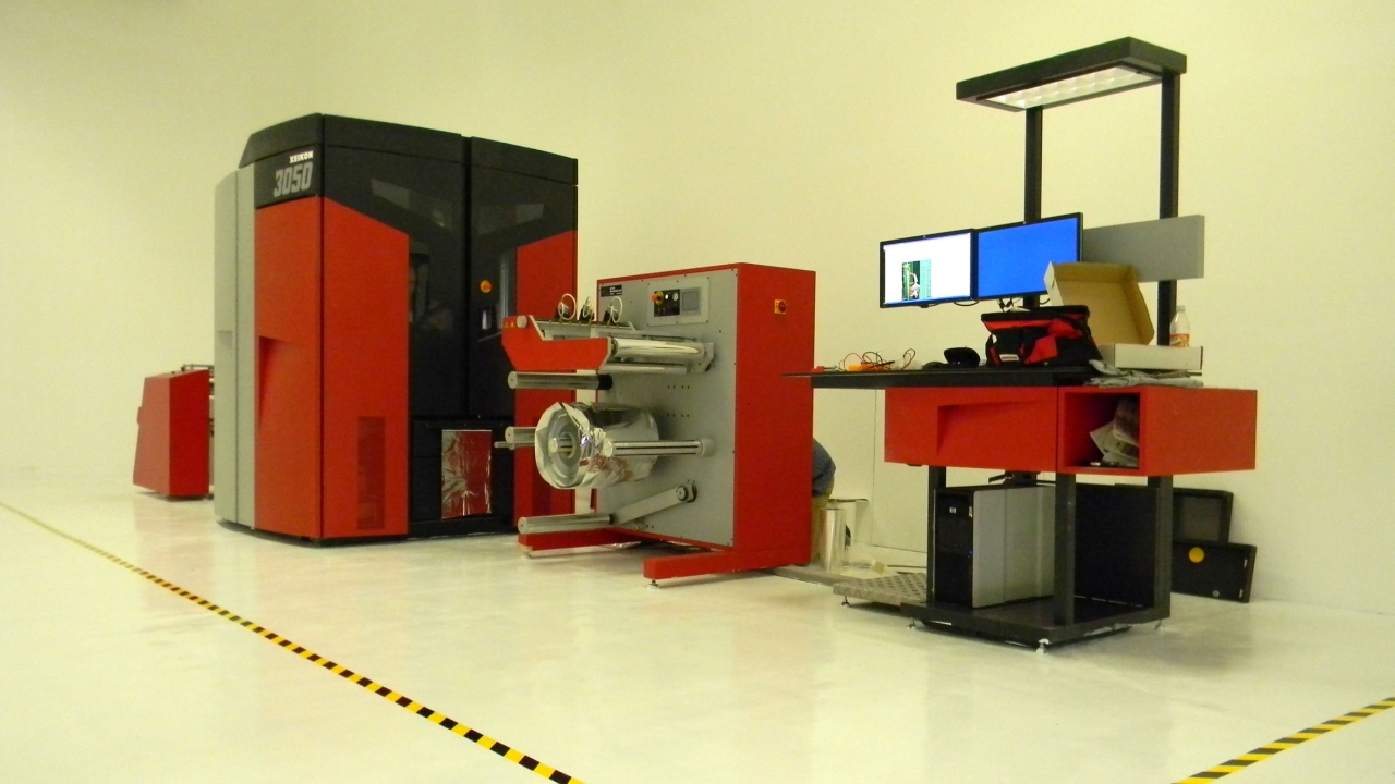 C5 Design of Mexico has installed and tested the first Xeikon 3050 digital press combined with DCoat