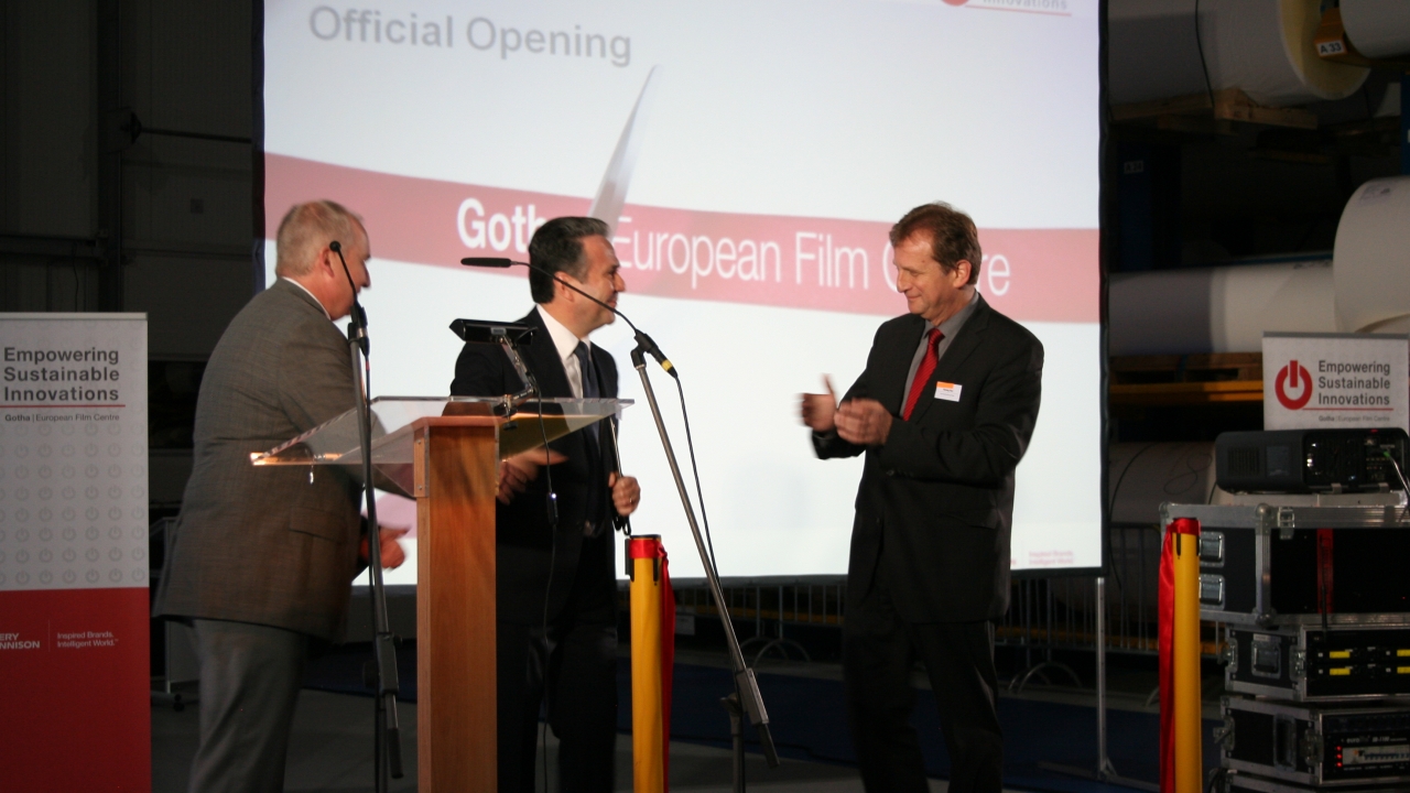 Caption: L-R, Gilles Collee, who led the project team, Angelo Depietri, VP/GM for Avery Dennison’s Materials Group Europe, and Mr. Harz from the Gotha municipality during the ribbon cutting which officially opened the new part of the Gotha plant.