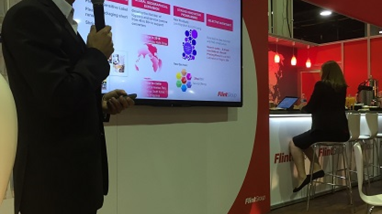 Guillaume Clement, global vice president for Flint Group Narrow Web, presents on the Flint Group stand at Labelexpo Americas 2016 Guillaume Clement, global vice president for Flint Group Narrow Web, presents on the Flint Group stand at Labelexpo Americas 2016