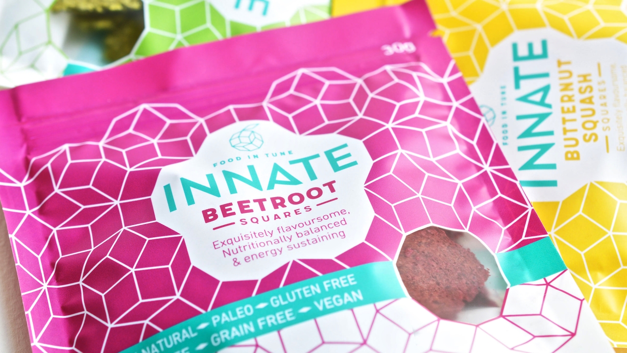 Uni Packaging produced an initial digital print run of 20,000 packs over three SKUs – beetroot, butternut squash, and spinach and coconut – followed by a second digitally printed order of 90,000