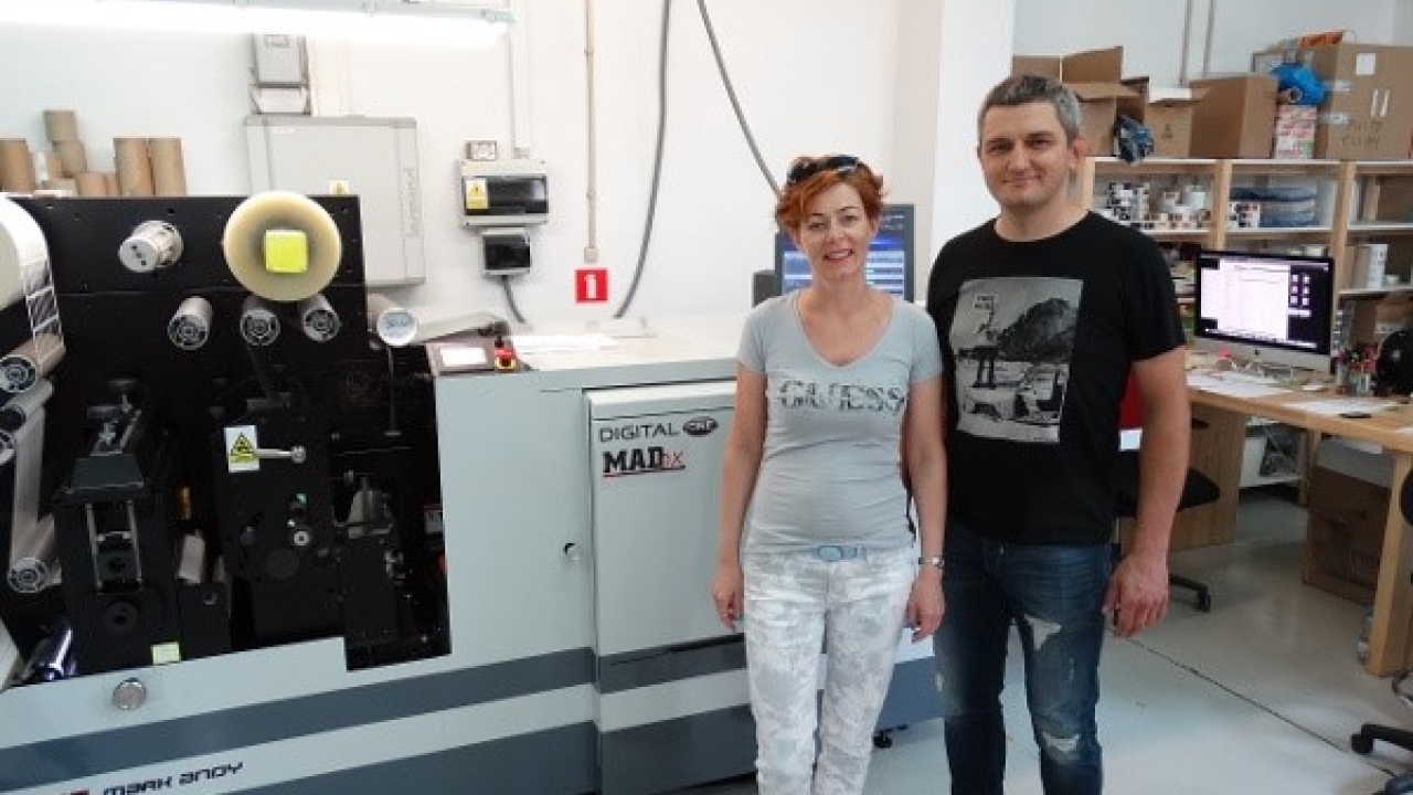 Sylwia and Miroslaw Dudek chose the Mark Andy Digital One press for its ability to handle Primera’s short-run work in one pass