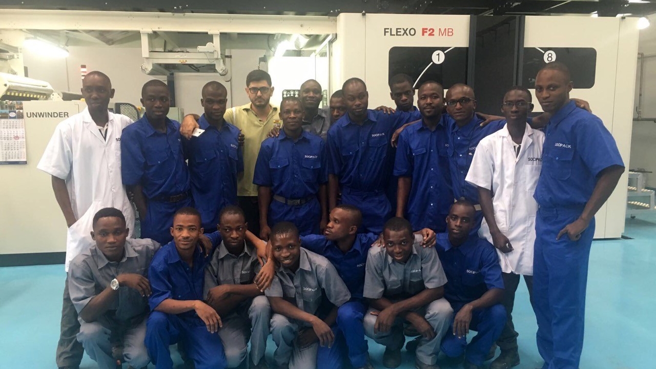The Ivory Coast company has purchased a Comexi F2 MB flexo press, Dual laminator and S2 DT slitter, which have already been installed at its headquarters in Abidjan