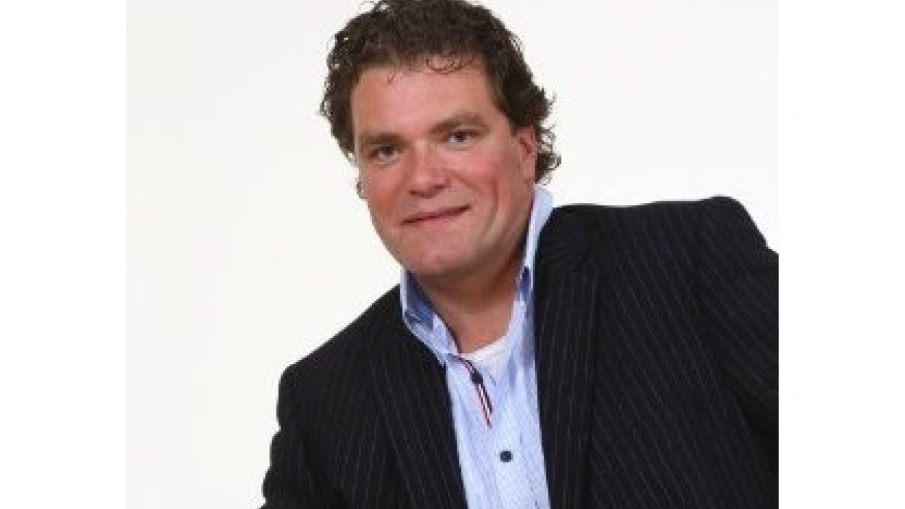 Smudde has 20 years of experience in the labelling industry, having held several senior sales roles in companies of various sizes Smudde has 20 years of experience in the labelling industry, having held several senior sales roles in companies of various sizes