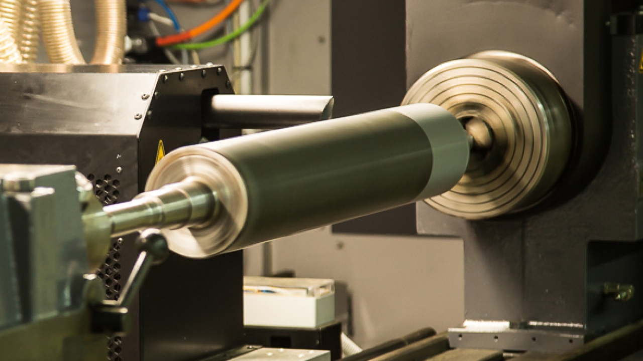 Zecher is an international manufacturer of chrome and ceramic anilox rollers Zecher is an international manufacturer of chrome and ceramic anilox rollers