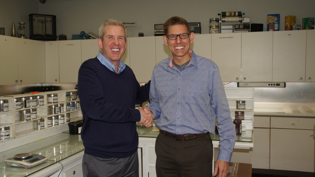 Tom Alden (left), president of Alden & Ott, and Derek McFarland (right), president, hubergroup USA Tom Alden (left), president of Alden & Ott, and Derek McFarland (right), president, hubergroup USA