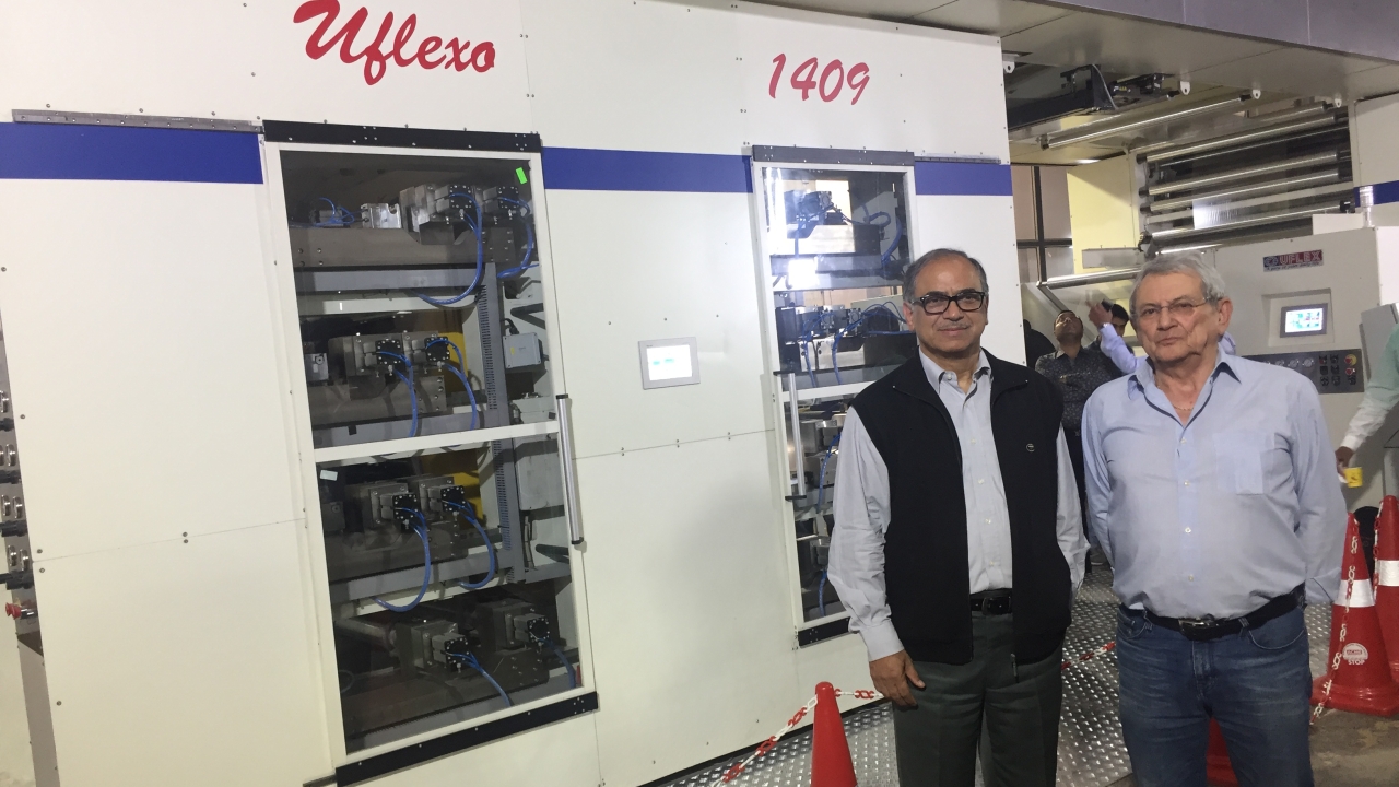 Amit Tandon and Gianfranco Nespoli in front of Uflexo at the launch