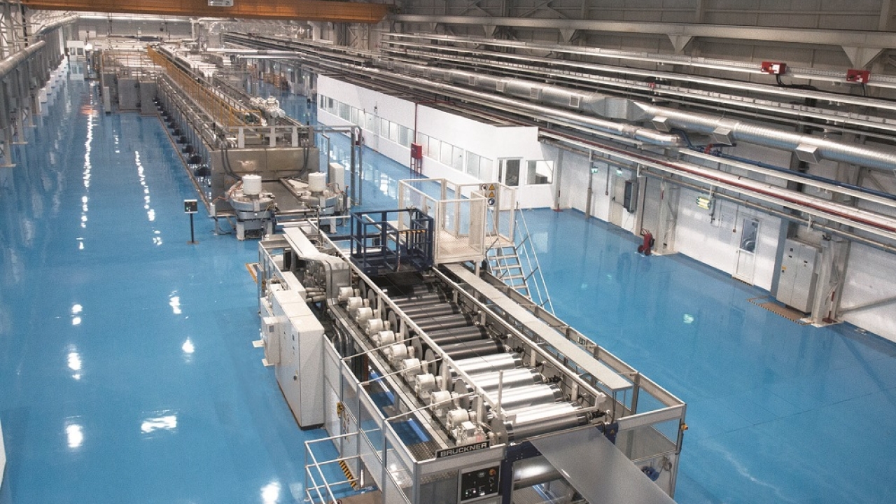 Polibak, a plastic film producer in Turkey, has signed a contract with Brückner Maschinenbau for the future largest BOPP film production line in Turkey Polibak, a plastic film producer in Turkey, has signed a contract with Brückner Maschinenbau for the future largest BOPP film production line in Turkey