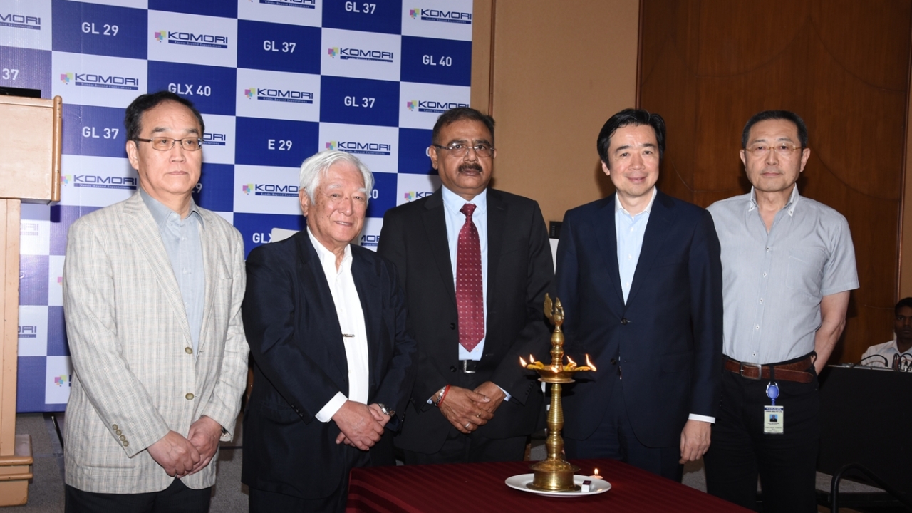 L to R: Santoshi Mochida, Yoshiharu Komori, Sangam Khanna, Eiji Kajita, and Hirofumi Hoshino at the announcement of establishing Komori India subsidiary 