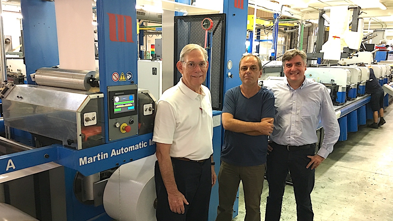 Pictured (from left): Martin Automatic’s Ed Pittman, with Ángel Gómez, production manager, and Victor Abellaner, director general, Adhesivos del Segura