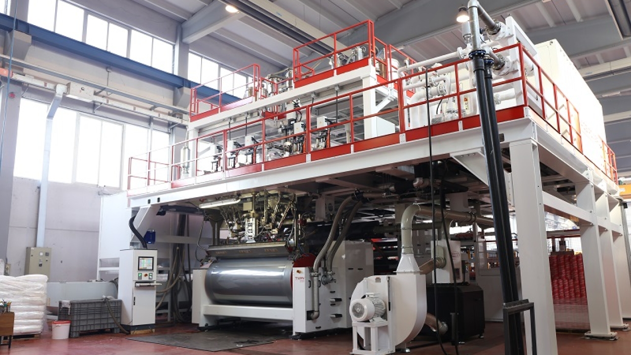 The Amut cast line at EB Packaging is 2000mm-wide and configured for producing seven-layer films