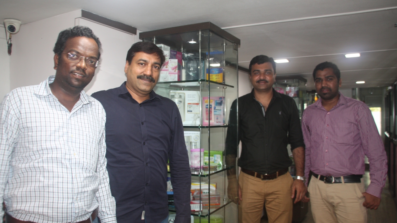 (L-R): Vijay Dhamne, Rahul Gupta and other team members from the prepress and marketing team of Globe Print n Pack (L-R): Vijay Dhamne, Rahul Gupta and other team members from the prepress and marketing team of Globe Print n Pack