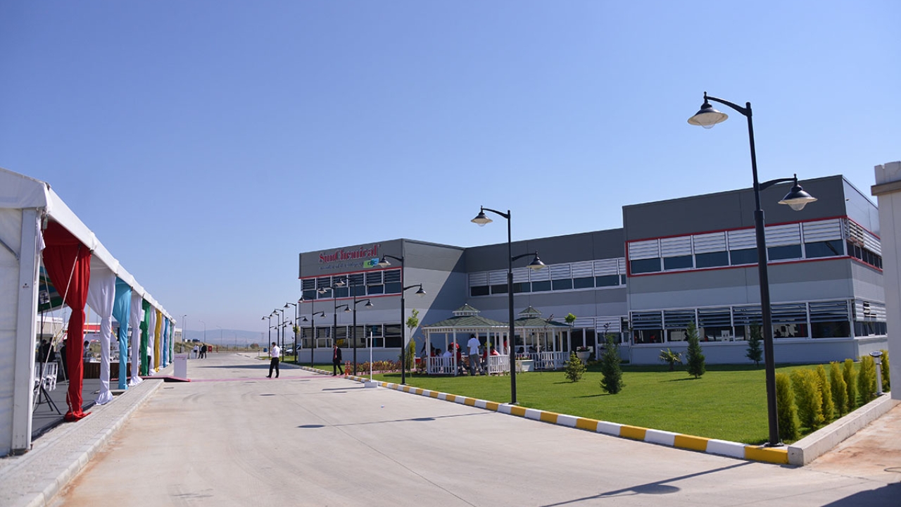 L to R: Serkan Saygi, operations director, Sun Chemical, Turkey; Carlo Musso, group managing director, southern region, Europe and Middle East and Arınç Aktan, general manager, Turkey at the Sun Chemical factory opening L to R: Serkan Saygi, operations director, Sun Chemical, Turkey; Carlo Musso, group managing director, southern region, Europe and Middle East and Arınç Aktan, general manager, Turkey at the Sun Chemical factory opening