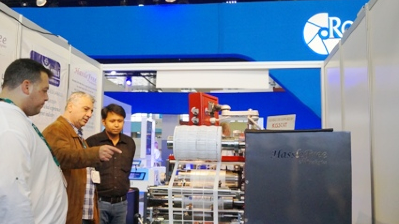 Anuj Bhargava, partner at HassleFree Technologies (extreme right) in discussion with prospect customers during Labelexpo Europe 2015 Anuj Bhargava, partner at HassleFree Technologies (extreme right) in discussion with prospect customers during Labelexpo Europe 2015