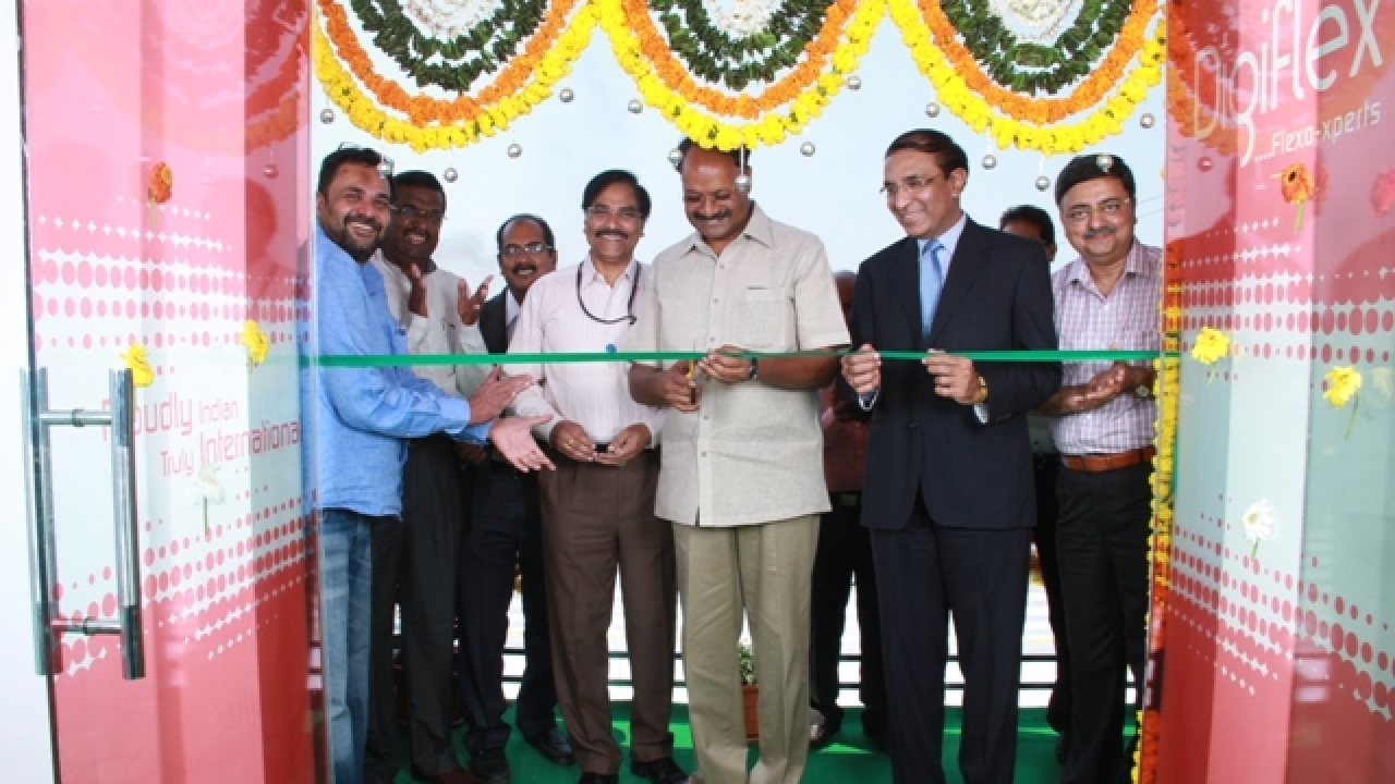 Muralidhar Nalli, Shyam Sunder, Abraham Prabhakar, Sista Badrinath, Narendra P, Bhalchandra Nikumb, Debashish Banerjee inaugurating the new unit of Digiflex in Cherlapally.