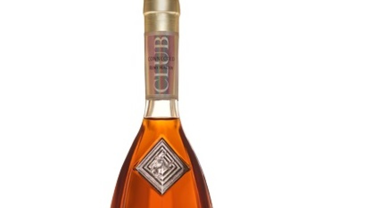 By tapping the top of the bottle, the previously downloaded Rémy Martin application will instantly show if the bottle is genuine and sealed, or if it has been resealed