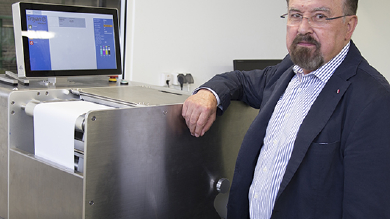 Grafpol CEO Bogusław Meszkes in front of his new TrojanTwo digital label press